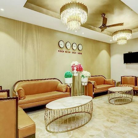 Capital O 28086 Sindhura Grand 호텔 하이데라바드 외부 사진