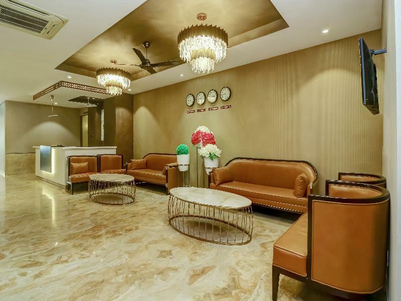 Capital O 28086 Sindhura Grand 호텔 하이데라바드 외부 사진
